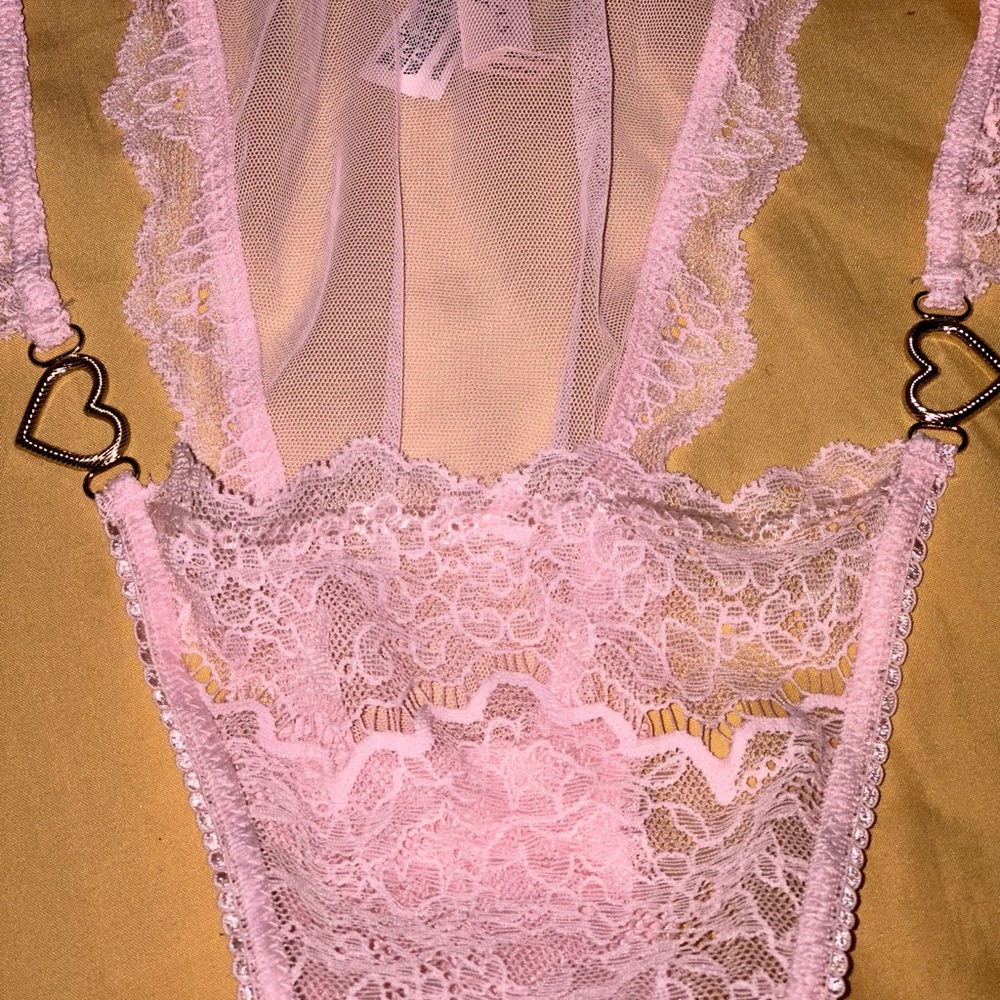 VICTORIA’S SECRET - Picture 3 of 6